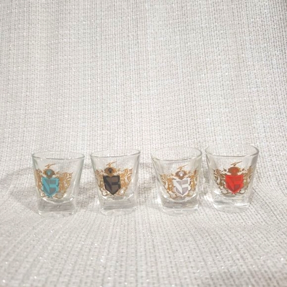 Coat of Arms Shot Glasses Camelot Rumpus Set - Picture 4 of 11